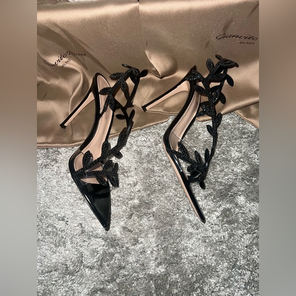 Gianvitto Rossi Flavia Crystal Leaf Heels - Picture 5 of 11